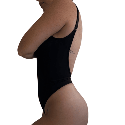 בגד גוף חוטיני מחטב גב פתוח