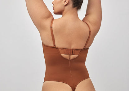 בגד גוף סטרפלס מחטב מרופד - חוטיני