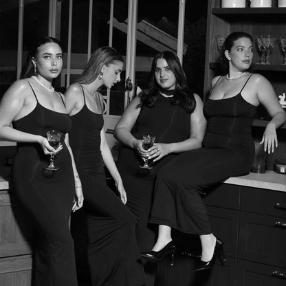 שמלה מחטבת צווארון גולף