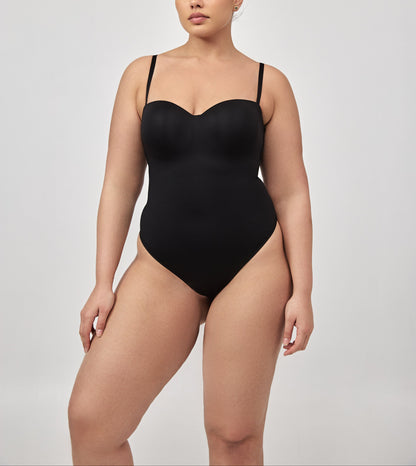 בגד גוף סטרפלס מחטב מרופד - חוטיני